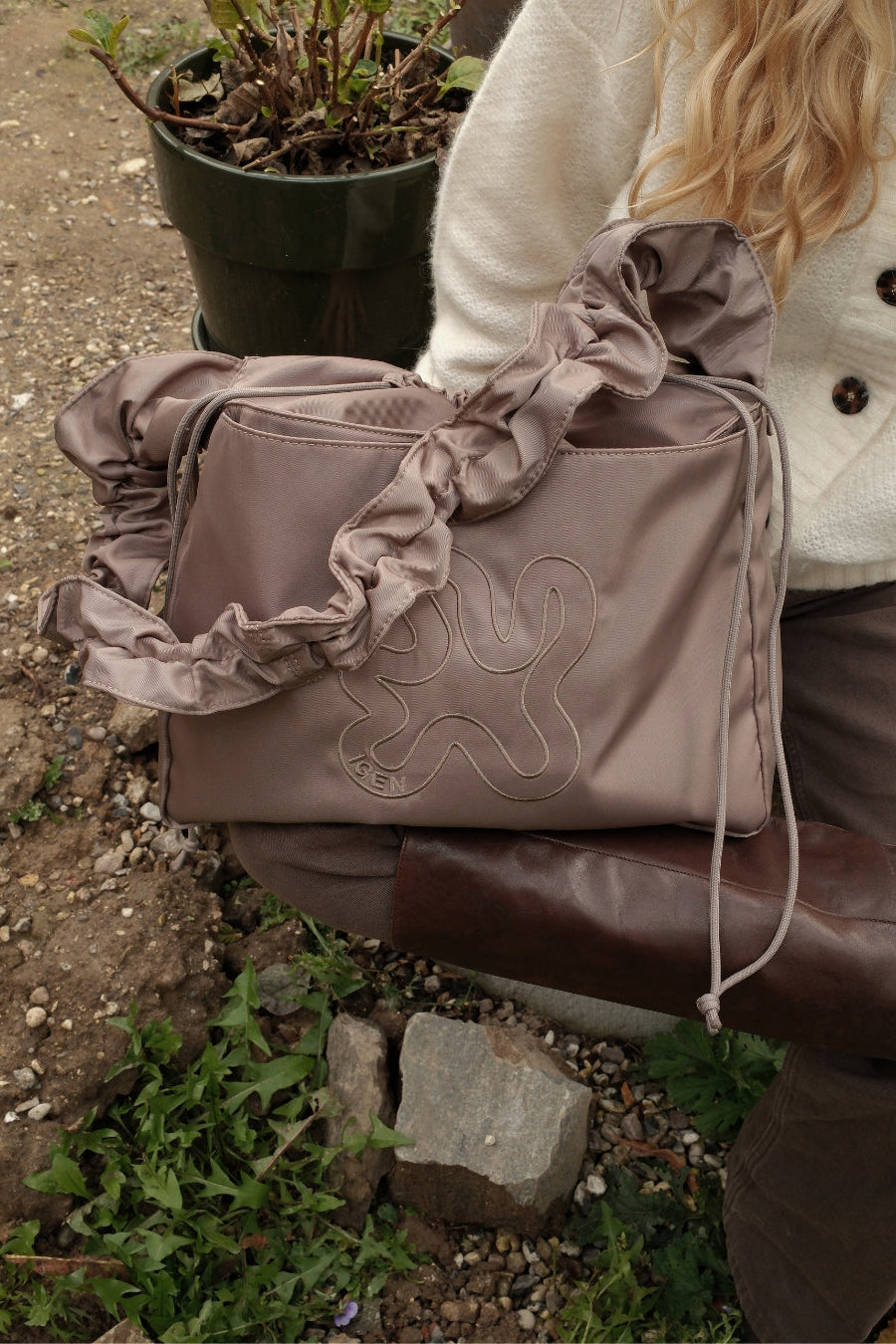 Shield Midi shopper – grå